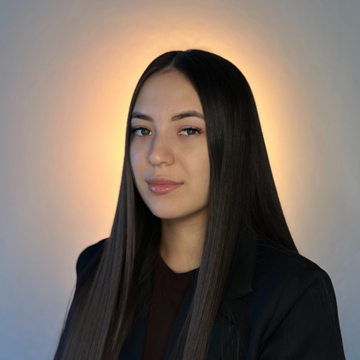 Дария Ажбакова